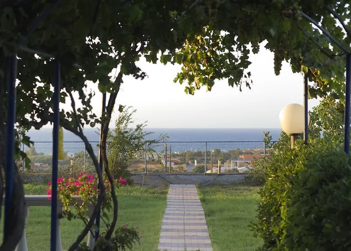 Marina Aparthotel 3*